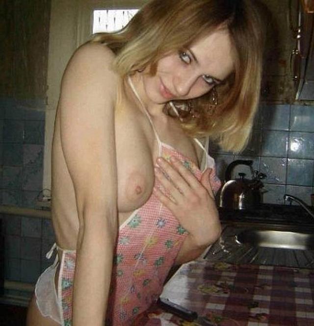 Молодые домашние сучки примеряют нижнее белье 25 фотка