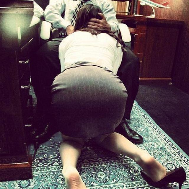 Сочная подборка с девушками которые делают глубокий минет 10 фотка