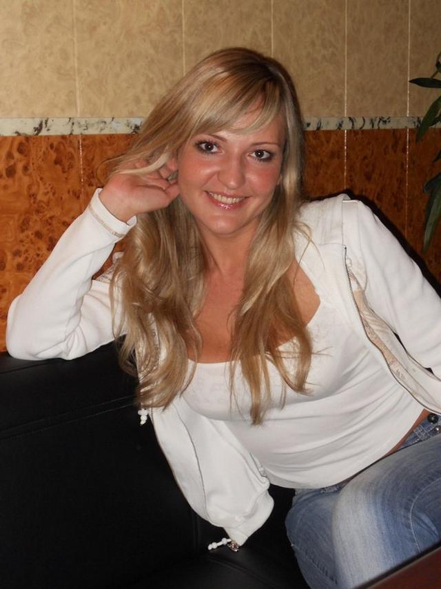 Взрослые тёлочки хвастают своими прелестями в секси нарядах 20 фотка