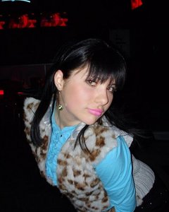 Крупным планом толстый член входит в рот и письку Женьки