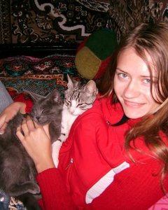 Молоденькая Рита занялась сосанием члена дома